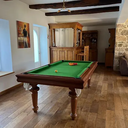 Holiday home Grande Maison En Campagne Avec Piscine, 11 Voyageurs