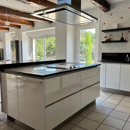 Holiday home Grande Maison En Campagne Avec Piscine, 11 Voyageurs